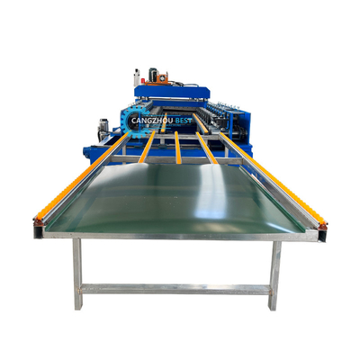 Αυτοκίνητη αλλαγή μεγέθους PU Liner Steel Profile Roof Sheet Roll Forming Machine Για 0,3-0,8mm